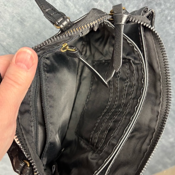 Safe keeper Sleek Black Mini Bag with Modern Design perfect for travel! - Picture 9 of 13